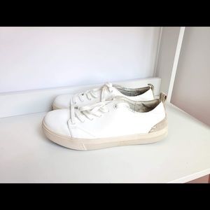 Comfortable TOMS WOMEN'S TRVL LITE LOW WHITE LEATHER SNEAKERS size 8